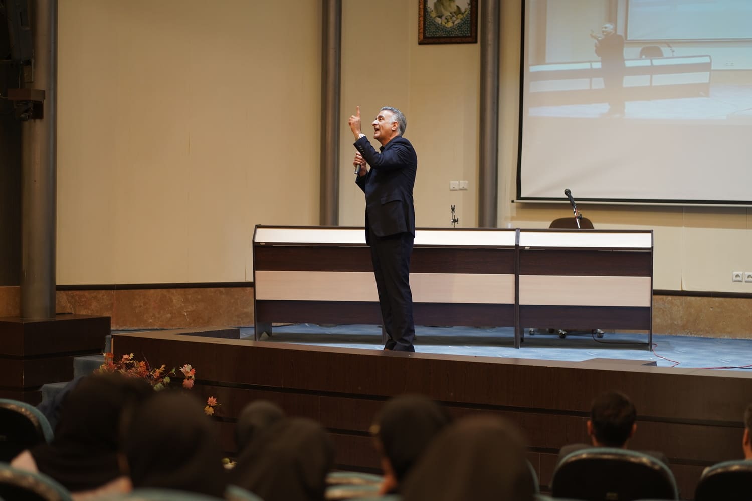 دکتر علی جابرزاده انصاری در دانشگاه آزاد اسلامی واحد نجف آباد